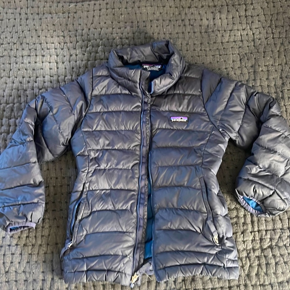 Patagonia Kids Sz S (7-8) NAVY Down Sweater Jacket